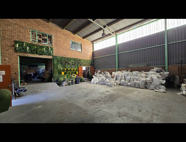 400M² WAREHOUSE TO LET IN SEBENZA